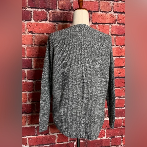 3/$20 SO gray knit sweater size LARGE - Picture 3 of 9